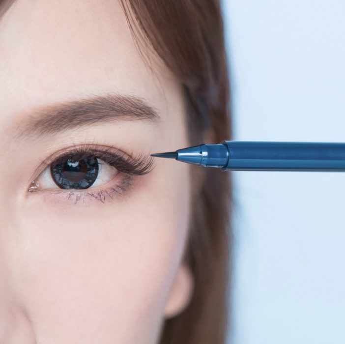 use waterbased eyeliner when you have eyelash extensions